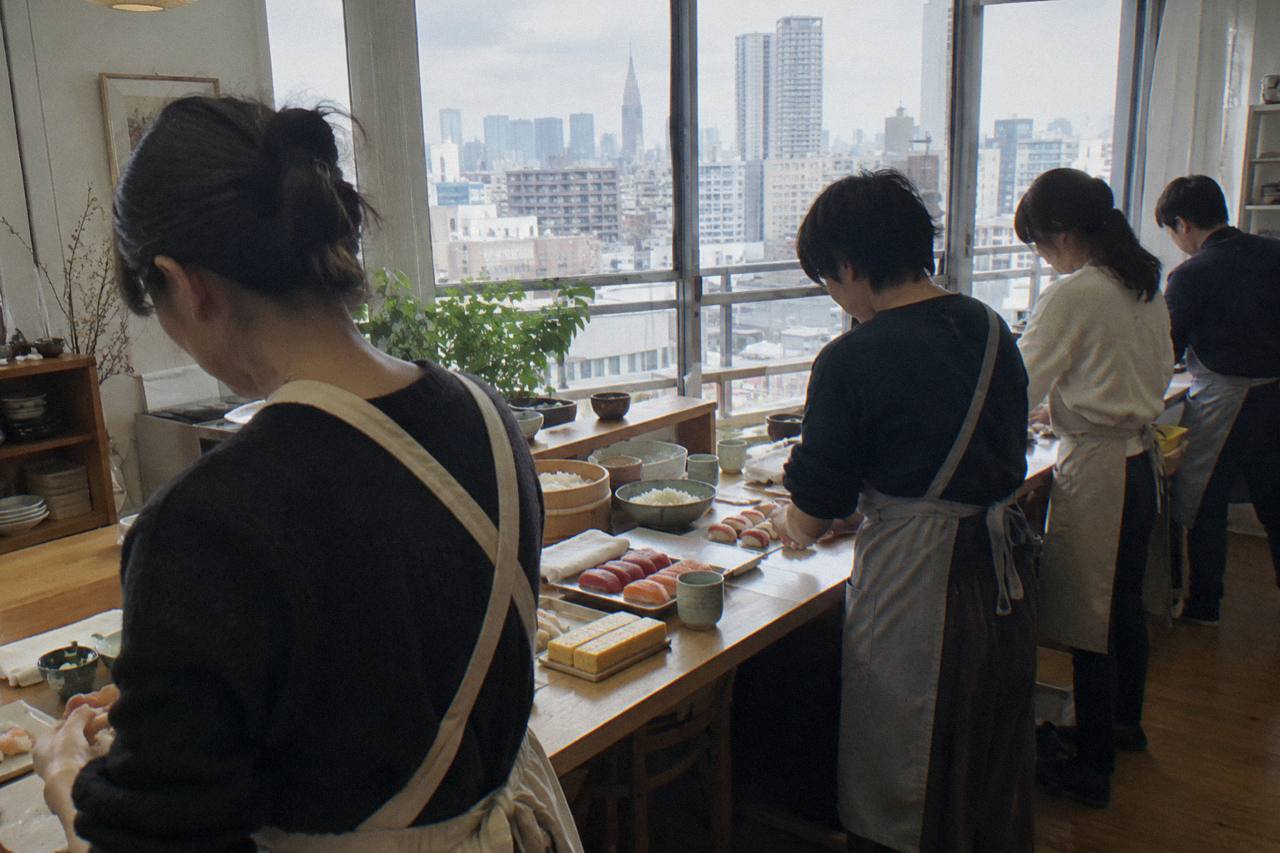 3-Hour Small-Group Sushi Making Class in Tokyo