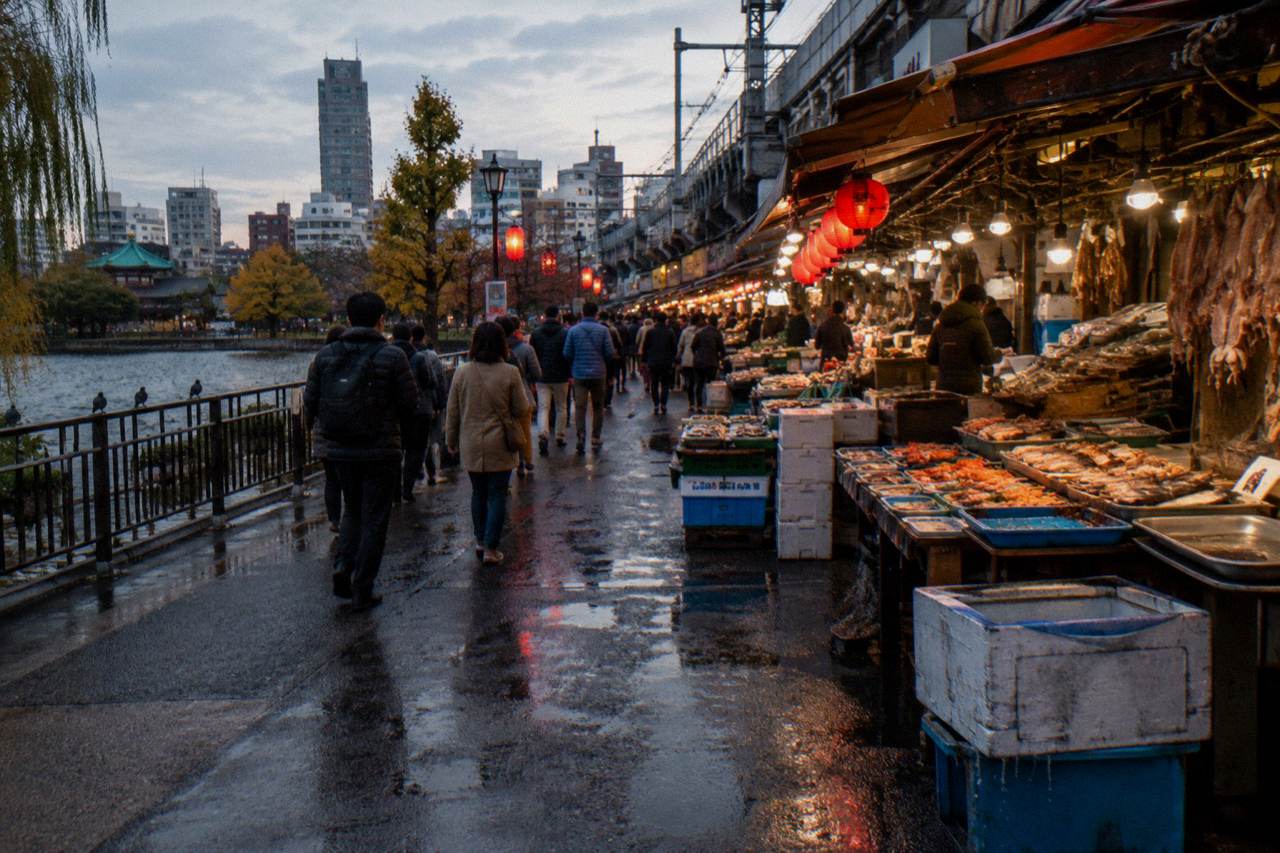 Tokyo: Food Tour in Ueno with 10+ Tastings of Japanese Classics