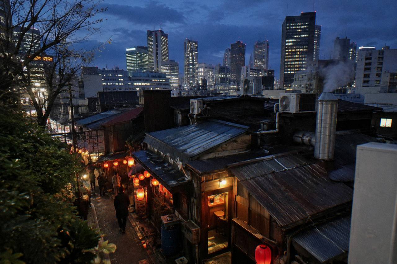 Tokyo: Shinjuku Local Bar & Izakaya Crawl Tour
